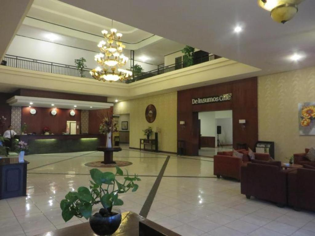 Insumo Palace Hotels & Resorts Kediri  Exterior photo